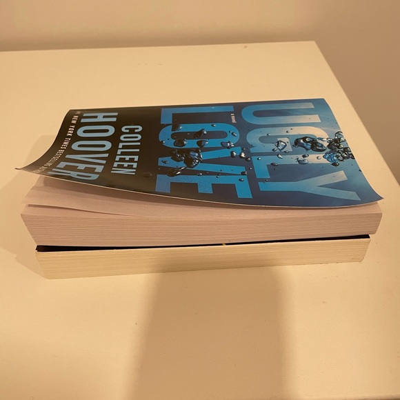 Colleen Hoover- Ugly Love and Verity - Picture 3 of 3